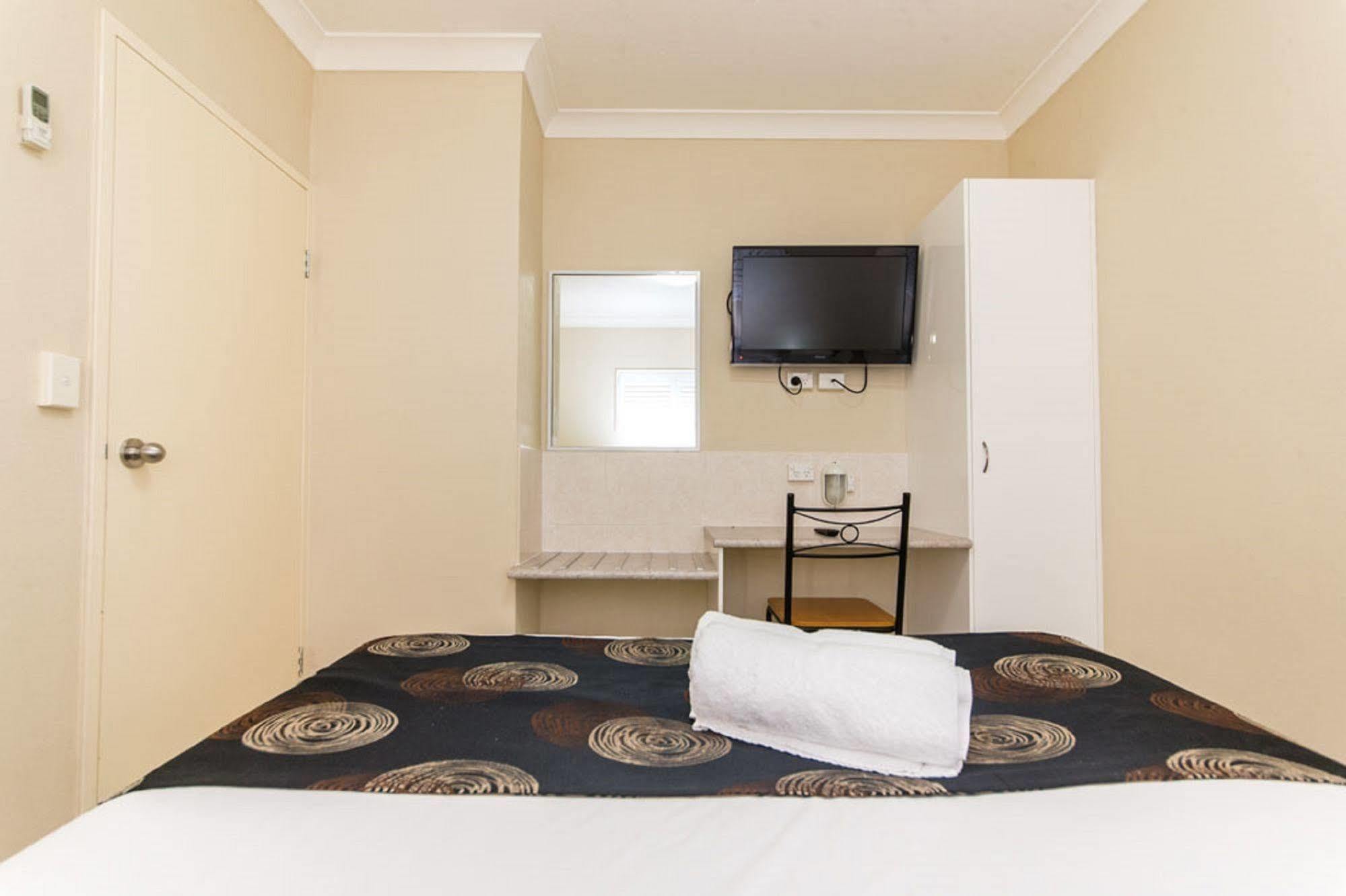 Villa Capri Motel Rockhampton Exterior photo